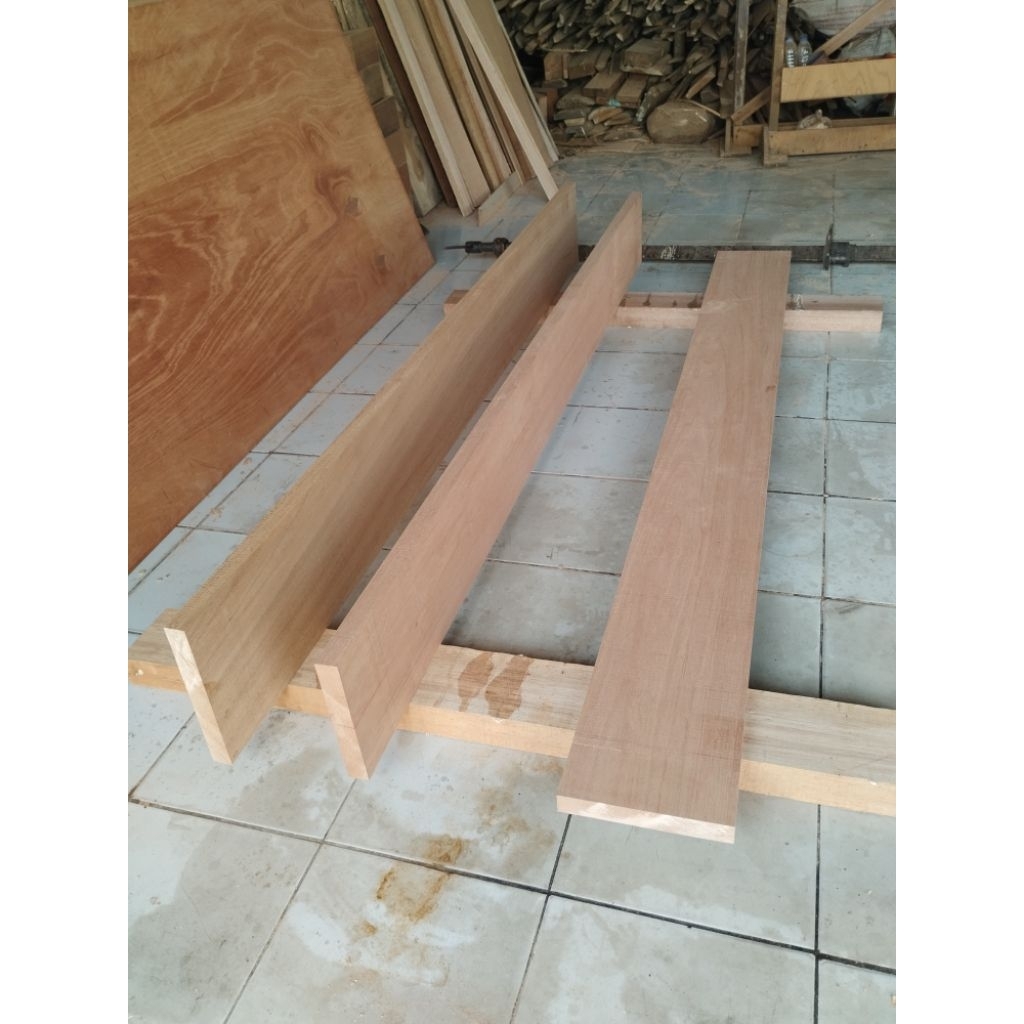 Lis Plang Kayu Kamper Samarinda Oven