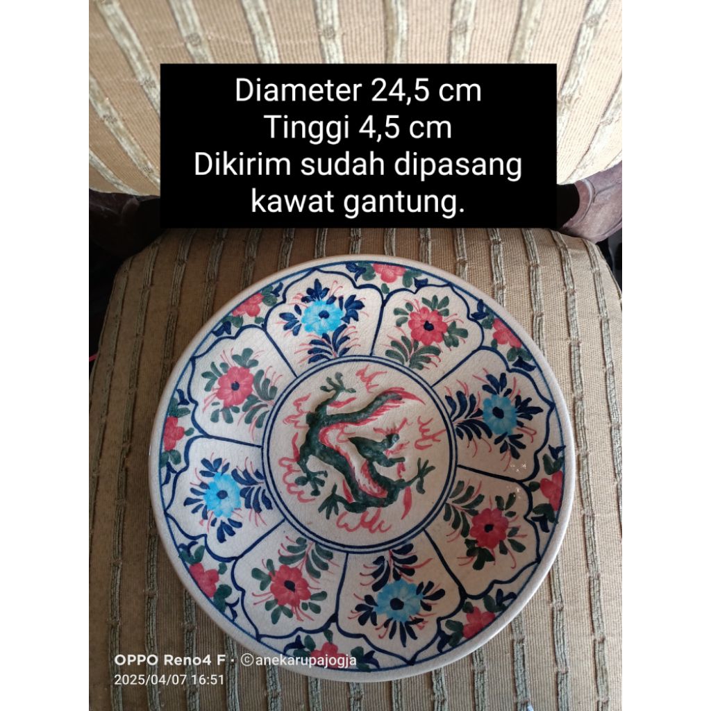 piring keramik lukis motif naga timbul warna warni untuk dekorasi hiasan dinding