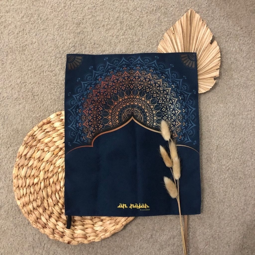 An-Najah Sajadah travel kecil untuk muka sujud premium waterproof (ukurannya kecil cukup untuk muka 