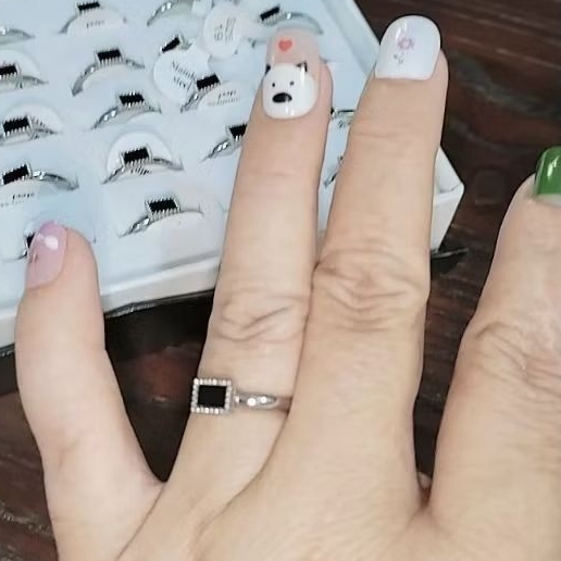 Cincin wanita Mata Hitam Martin