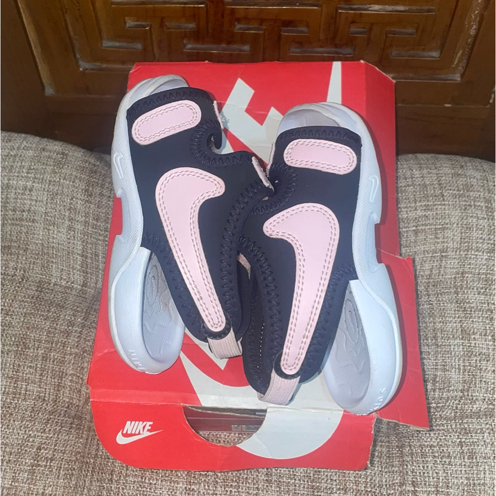 Preloved Nike Sunray Adjust 6