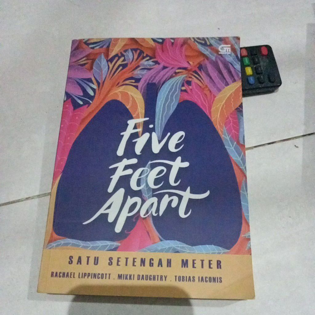 Five feet apart / novel remaja