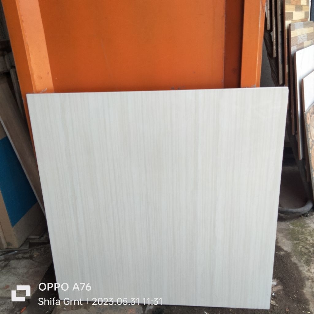 Granit lantai 60x60.Zaragoza light ivory/Atena