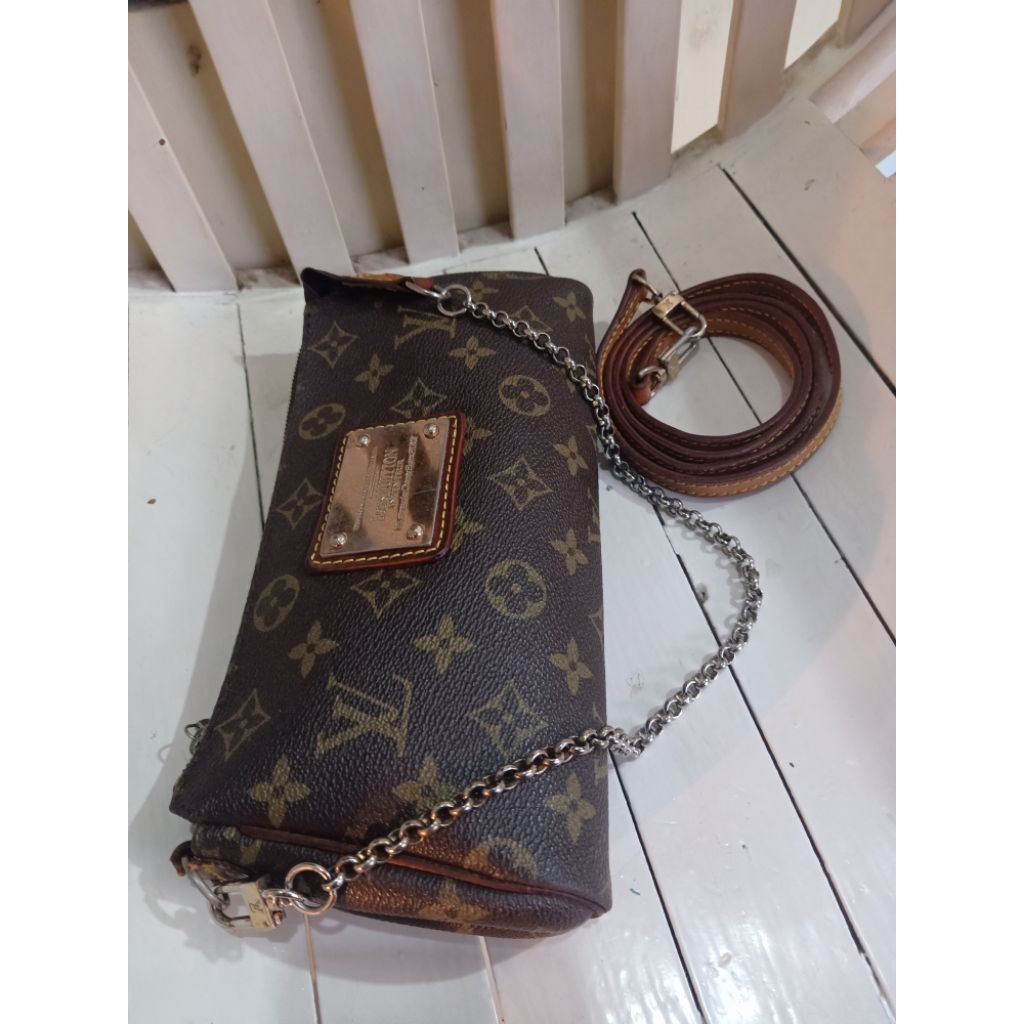 LV Eva Clutch Monogram 2008 Preloved