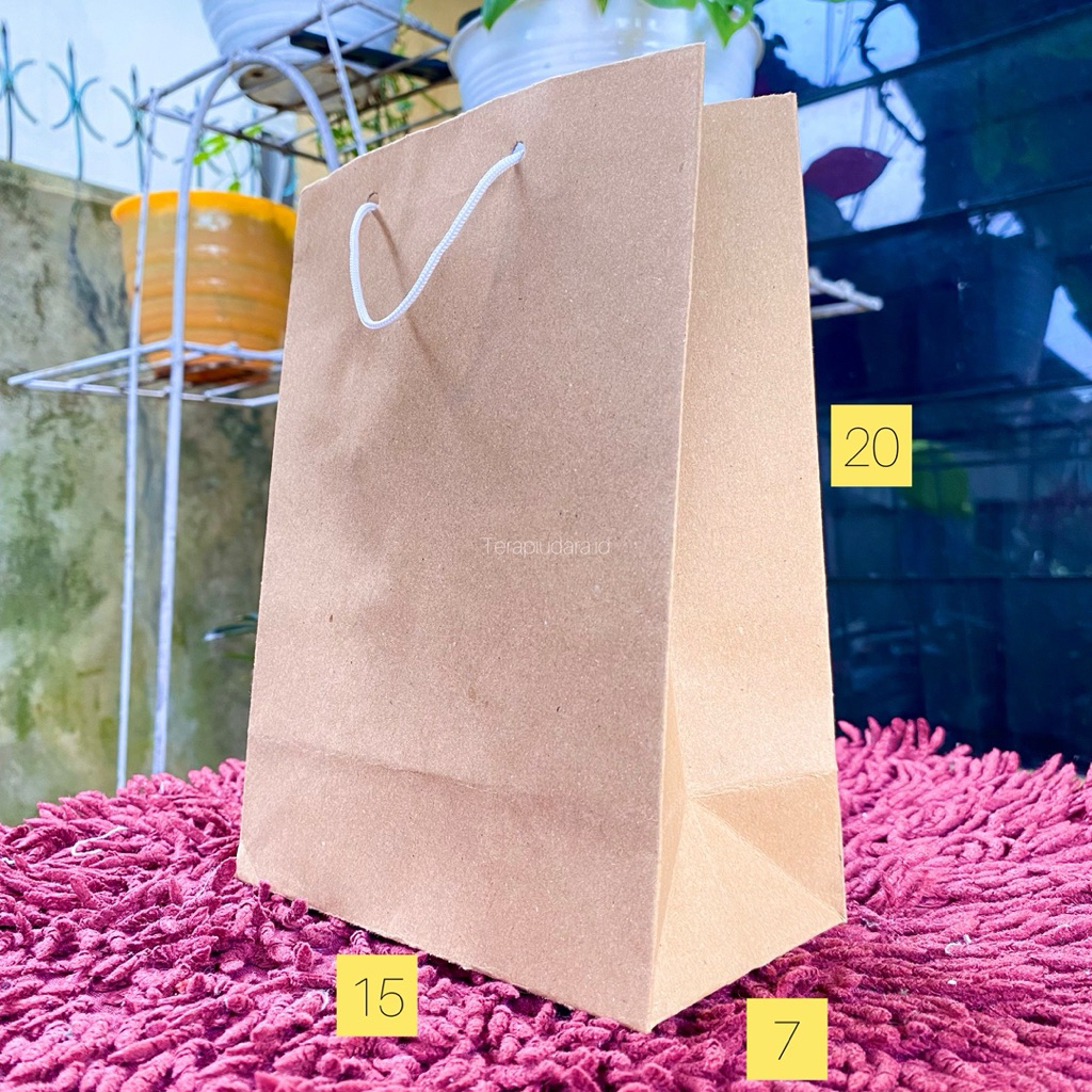 

Paperbag isi 1 lusin (12 tas) ukuran 20x15 coklat polos mini