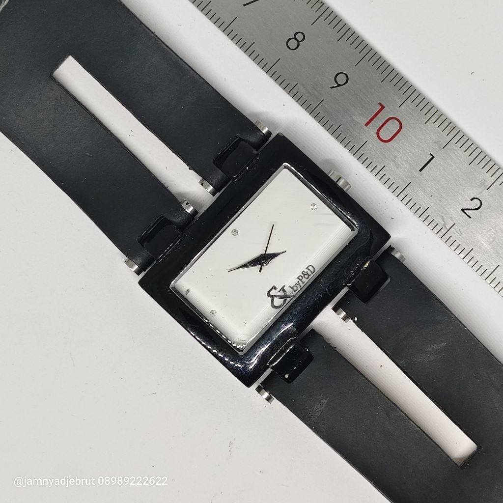 Jam Kotak Unik &byP&D Black Bekas