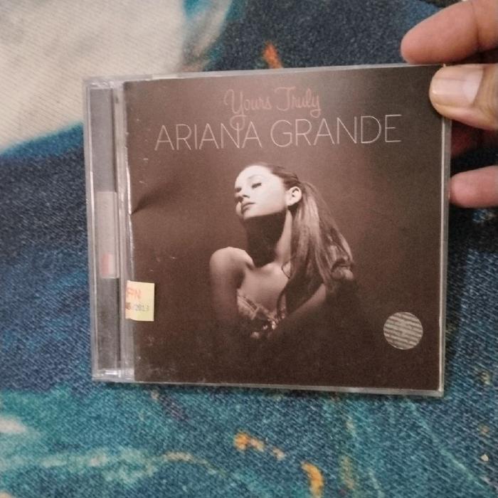 cd Ariana Grande yours truly