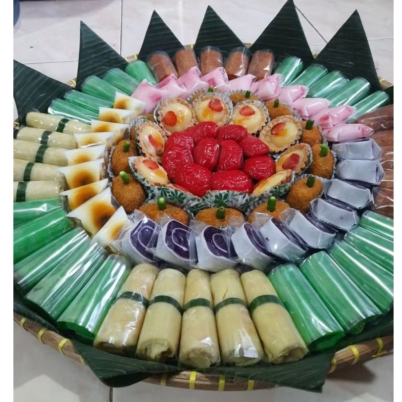 Tampah kue basah Paket kue tradisional Kue basah hantaran Kue basah arisan Kue basah syukuran Kue ta