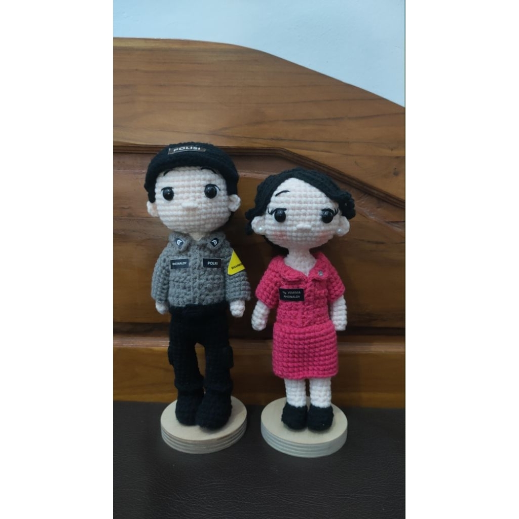 Boneka Rajut Polisi dan Bhayangkari