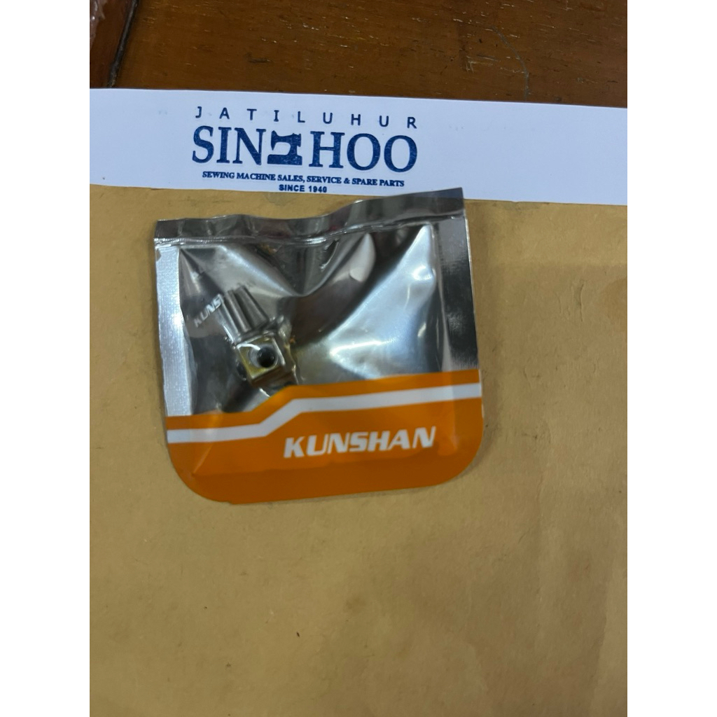 Dudukan jarum mesin obras benang 4 merk Typical / Siruba / Yamata industrial high speed