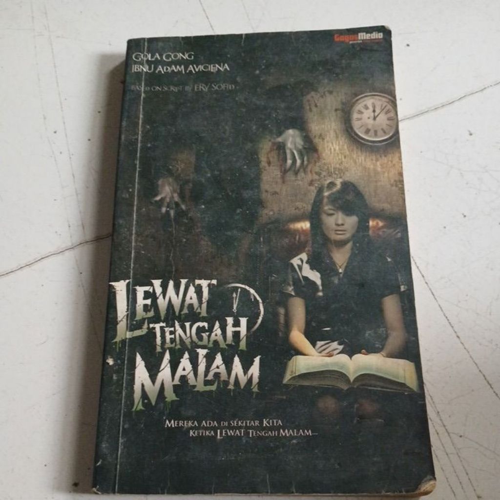 BUKU LEWAT TENGAH MALAM