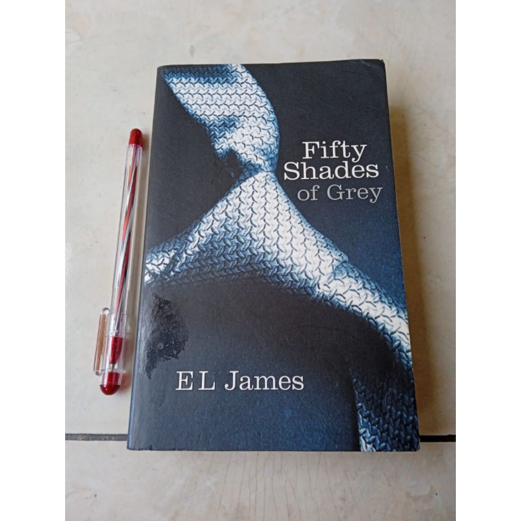 Buku Fifty Shades Of Grey E L James