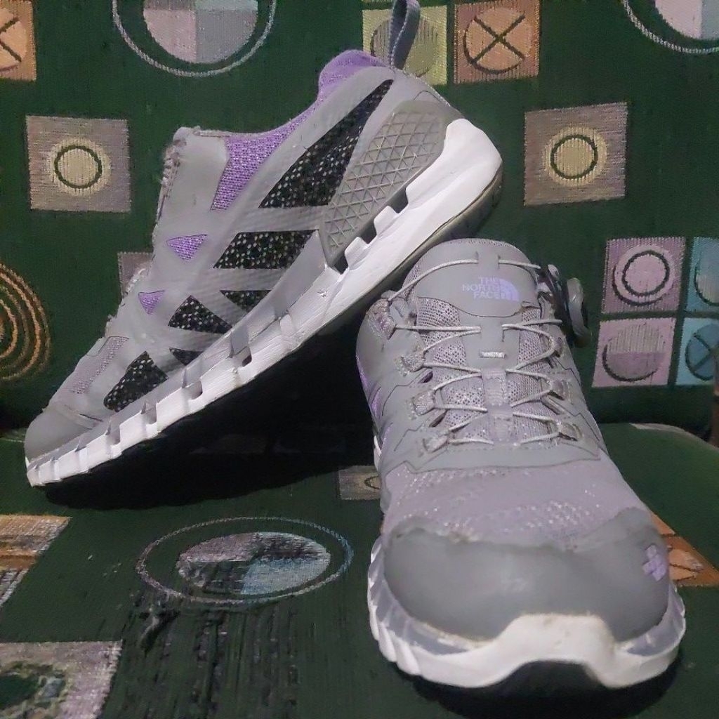 Sepatu TrailRun TNF size 40/25,5cm