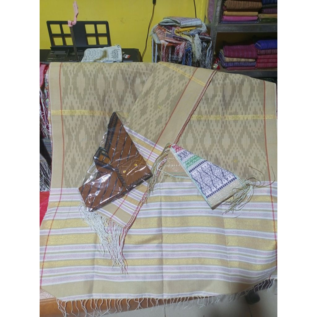 Set Hiou/ Ulos Simalungun.