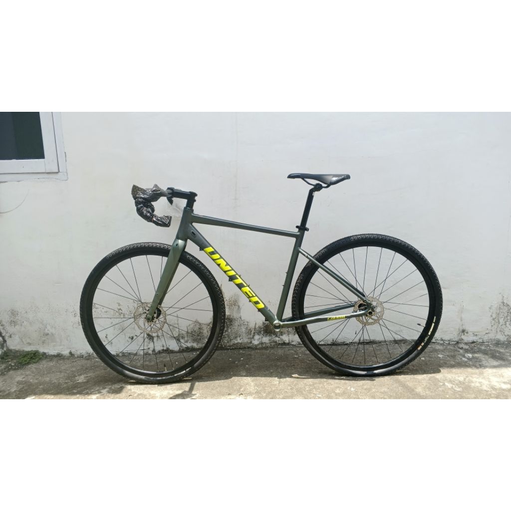gravel bike United gavriil size 49 semi fullbike