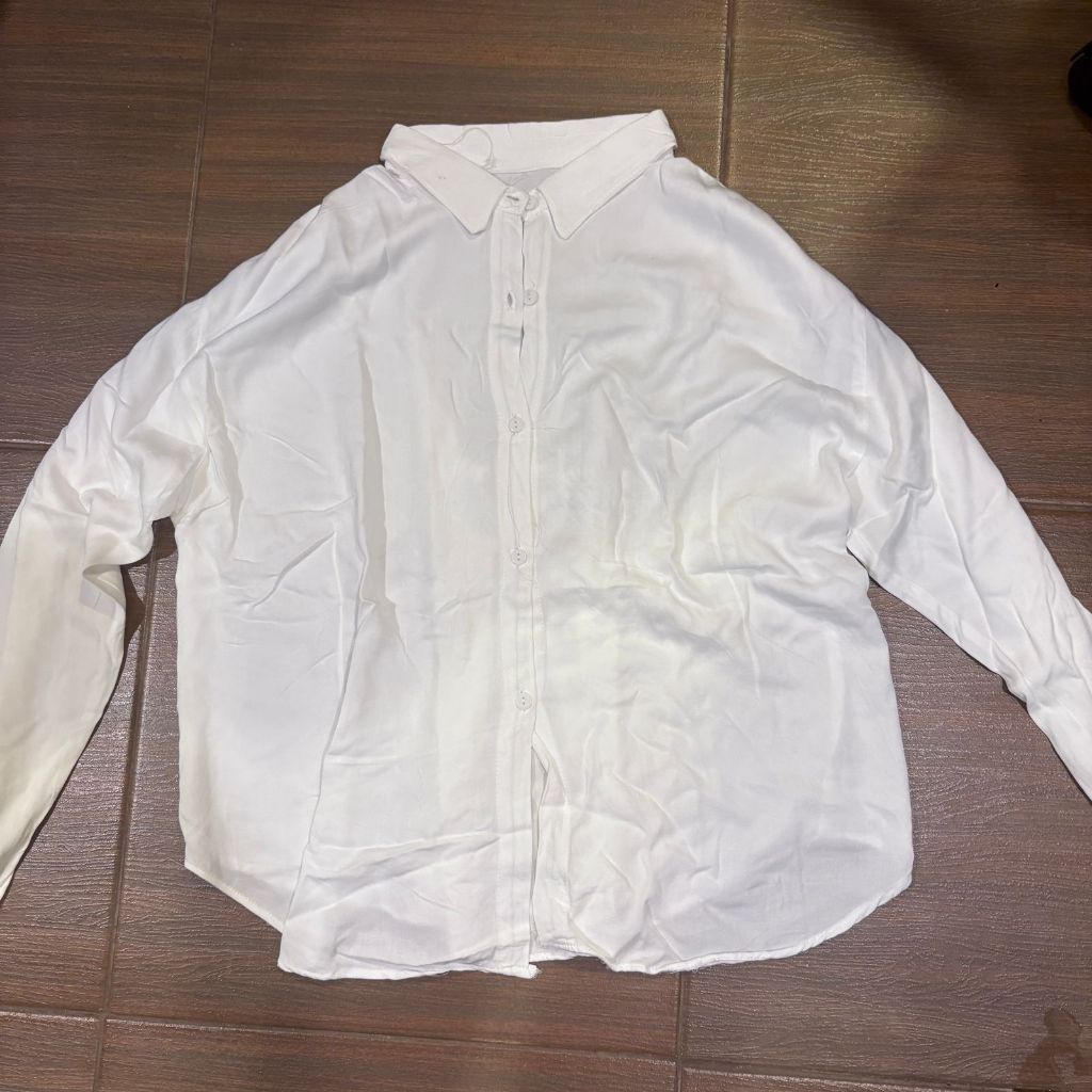 [Preloved] Kemeja Blouse Wanita Slim Fit Lengan Panjang Tali Belakang Putih
