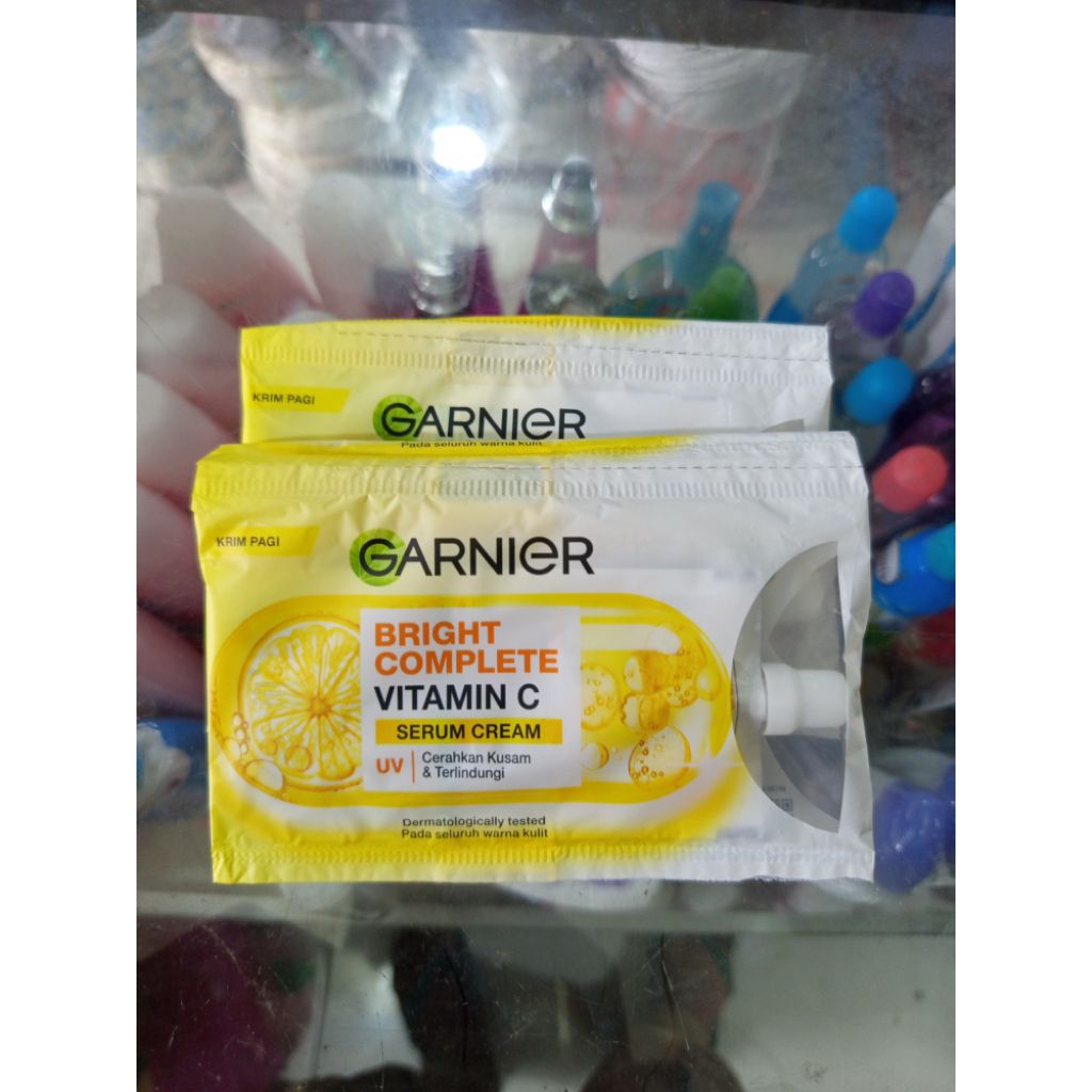 Garnier bright complete vitamin c serum cream rencengan 12 sachet