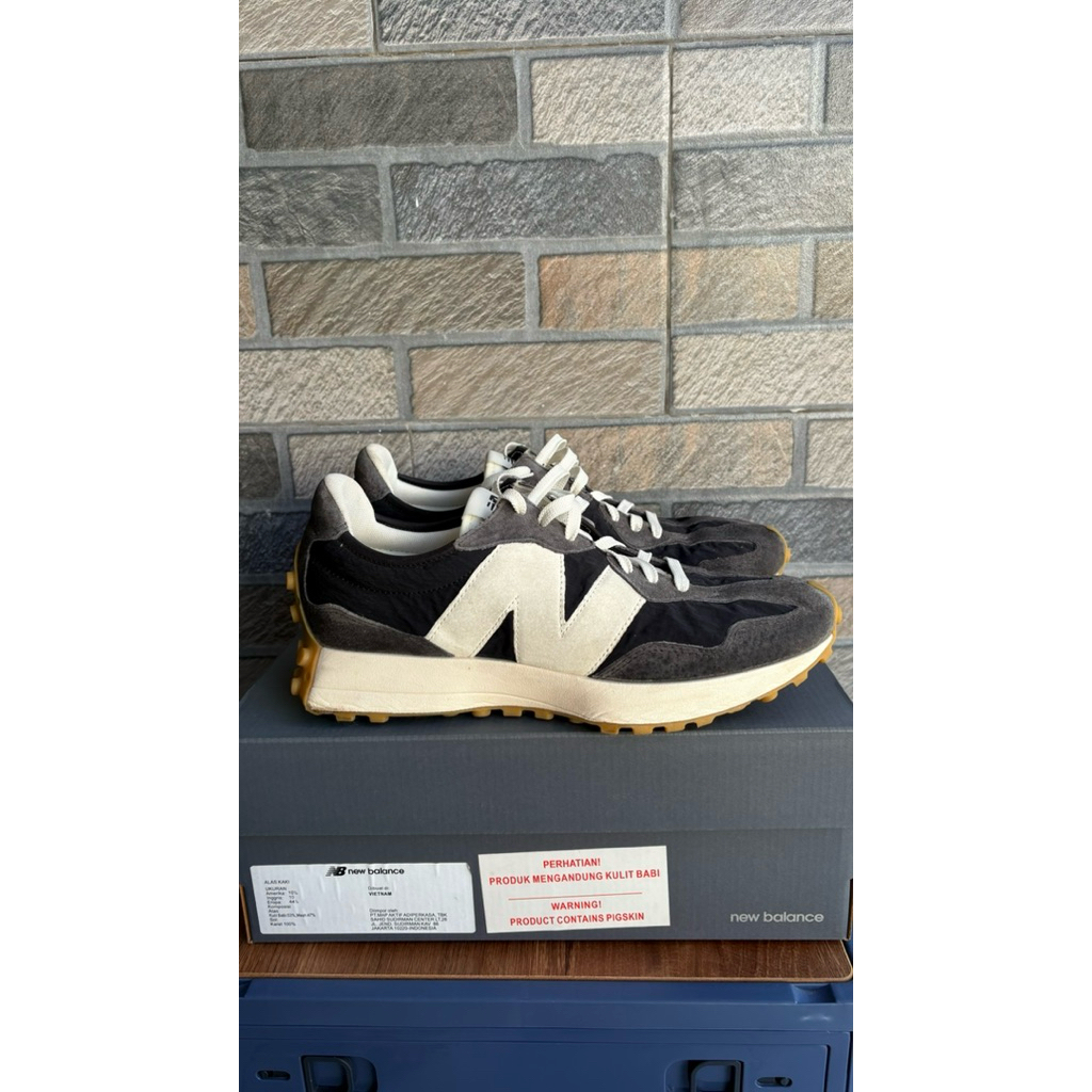 New Balance 327