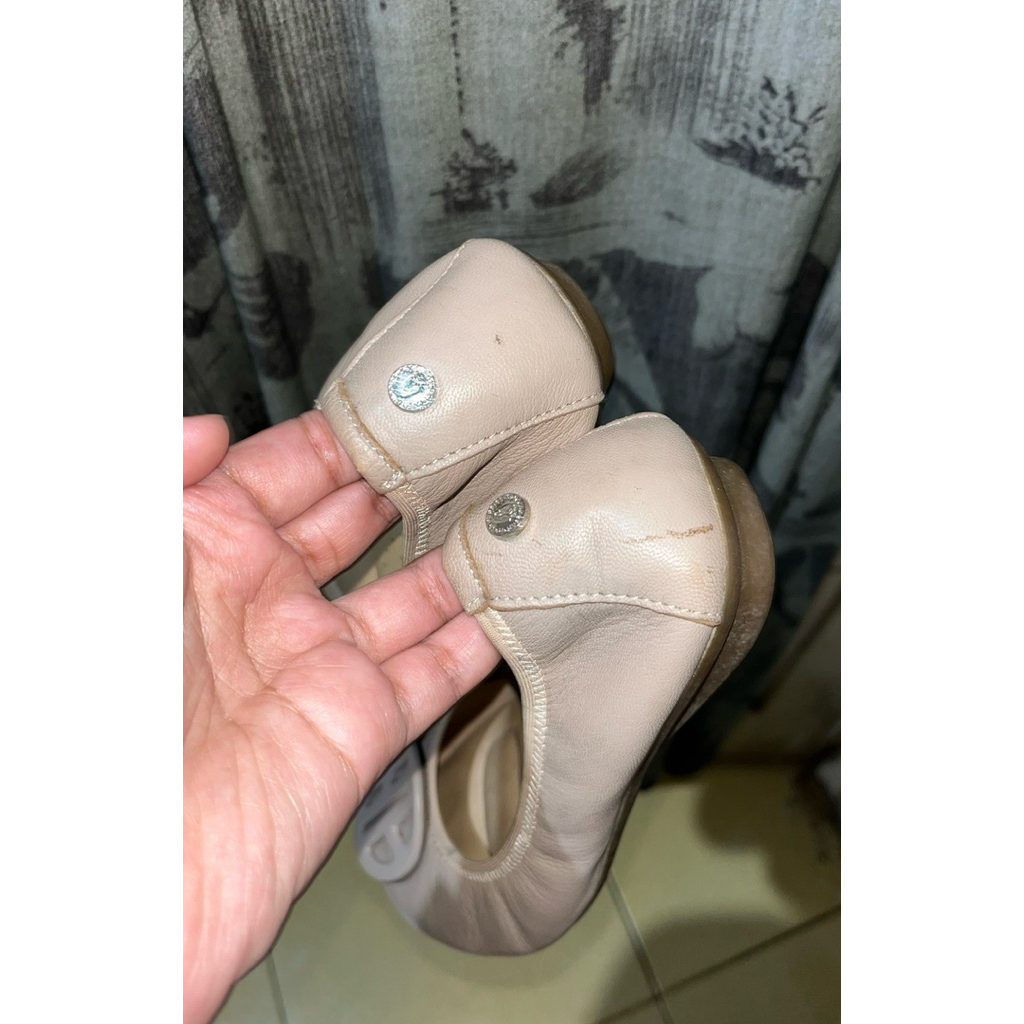Samantha Flatshoes HUSH PUPPIES (preloved)