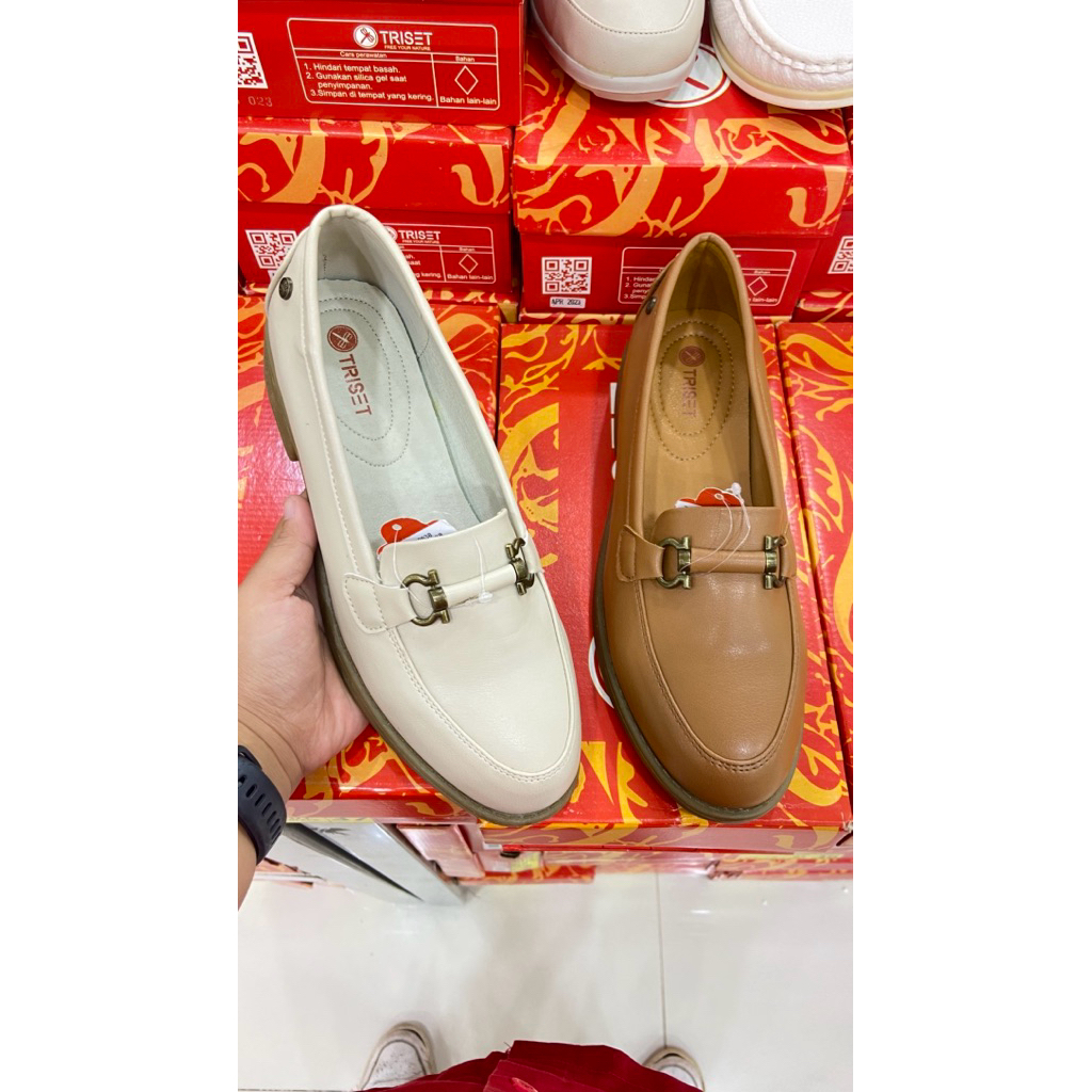 Sepatu Moccasin Wanita Triset