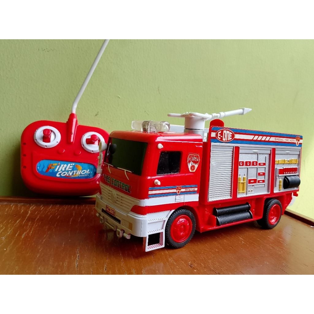 | MAINAN | MOBIL RC PEMADAM KEBAKARAN | PEMADAM KEBAKARAN | PEMBASMI SI JAGO MERAH |