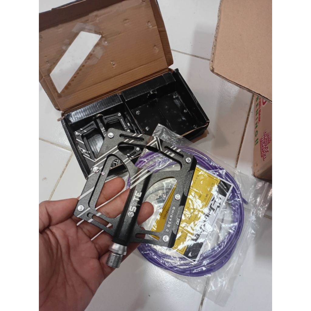 pedal syte tapak lebar