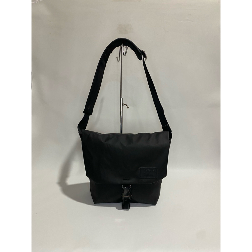 Crumpler the bean (25 thn aniversary) sling bag