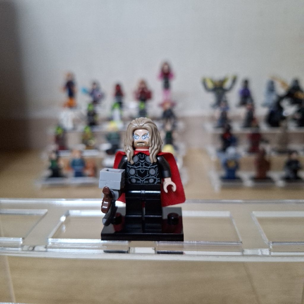 Lego Minifigure Thor - Long Dark Tan HairIt SH0734