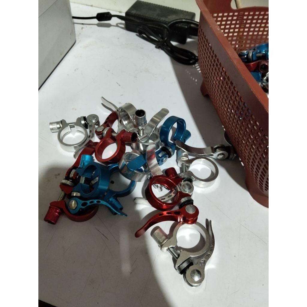 Seat clamp 28,6 klem tiang sadle QR quick release sepeda (aloy)