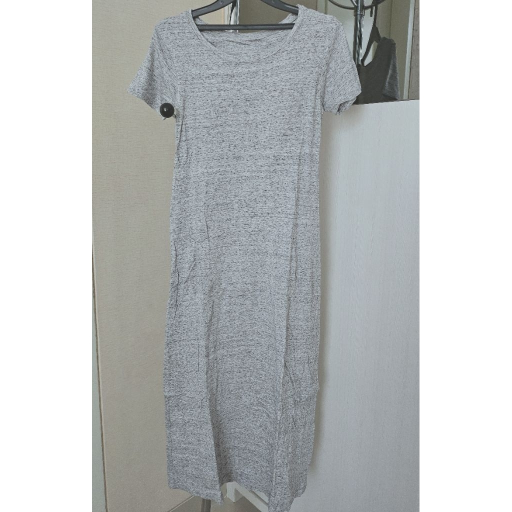 Dress panjang uniqlo PRELOVED/BEKAS