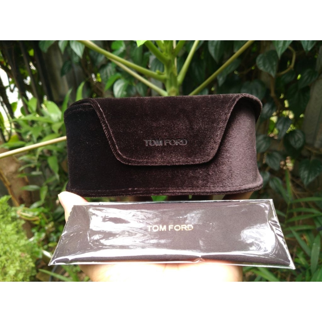 Tempat Kacamata Hardcase Tom Ford Original Model Sunglases