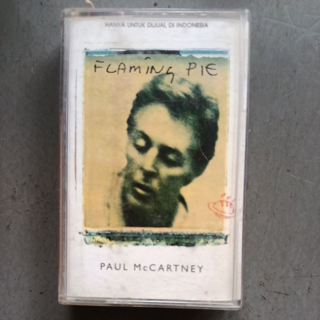 kaset lagu Paul McCartney Flaming Pie