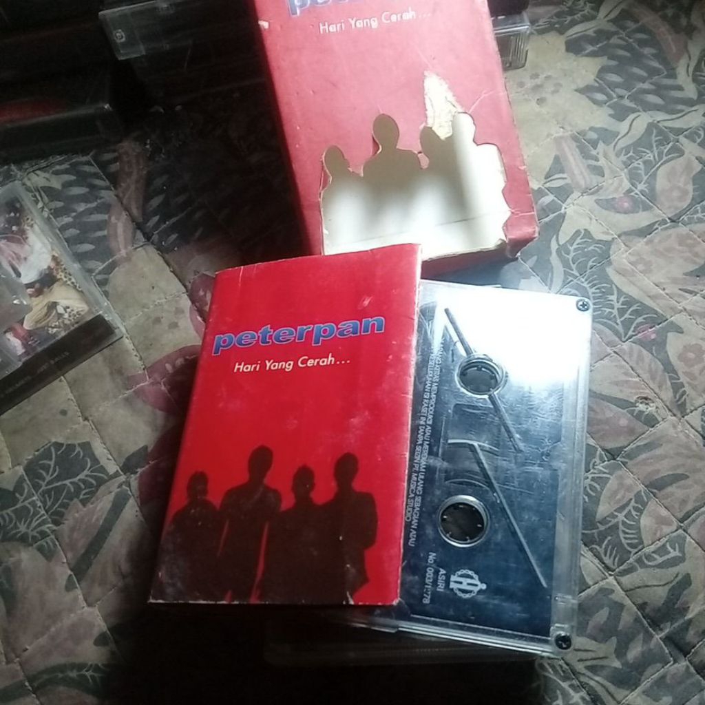 PETER PAN HARI  YANG CERAH KASET PITA