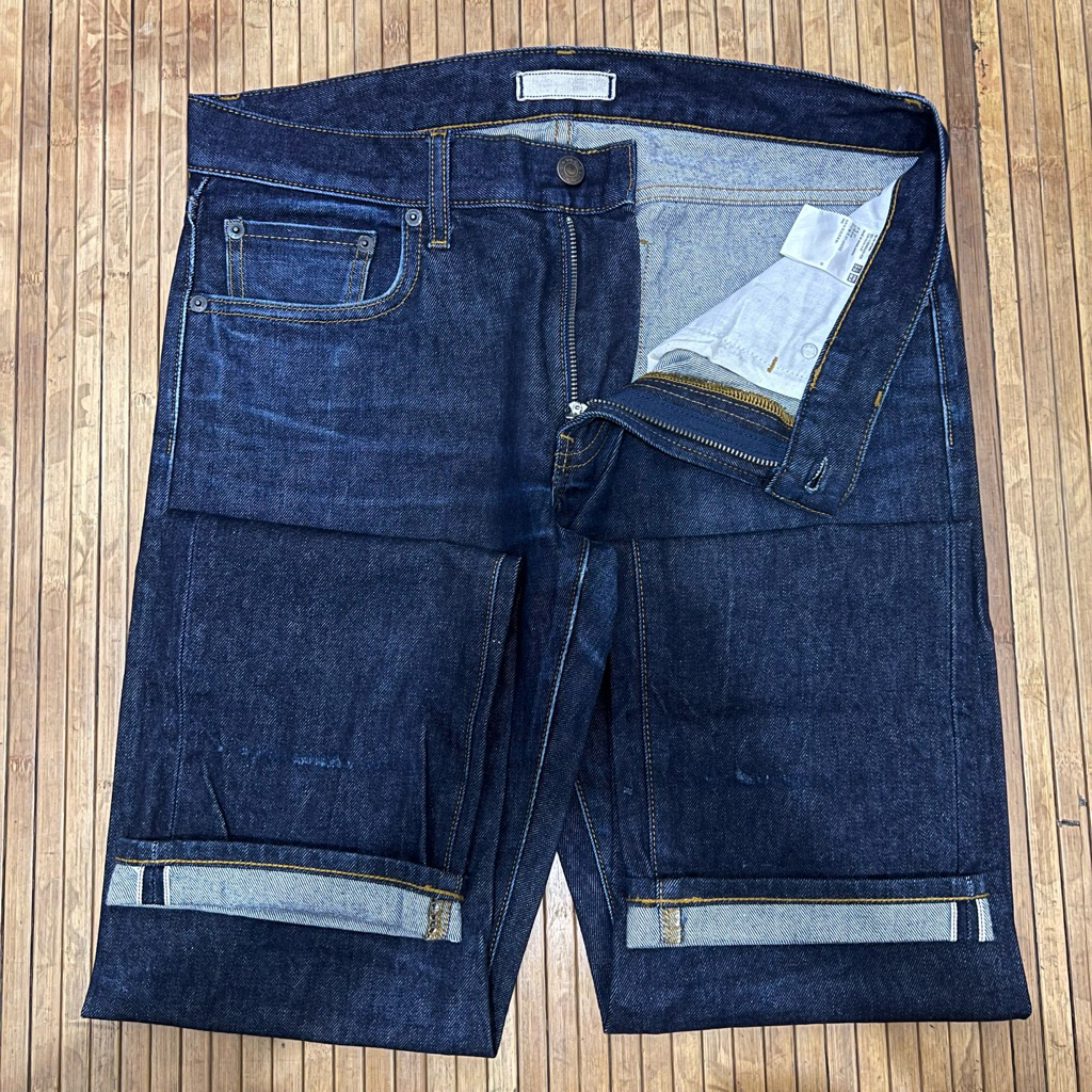 UNIQLO BLUE INDIGO SLIM FIT STRAIGHT SELVEDGE DENIM JEANS