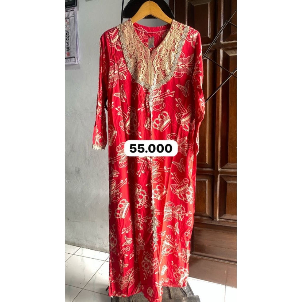 Daster Merah Renda