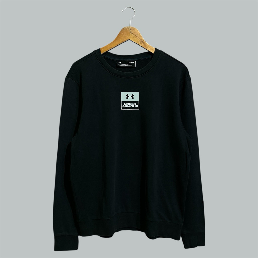 crewneck hitam motif tengah