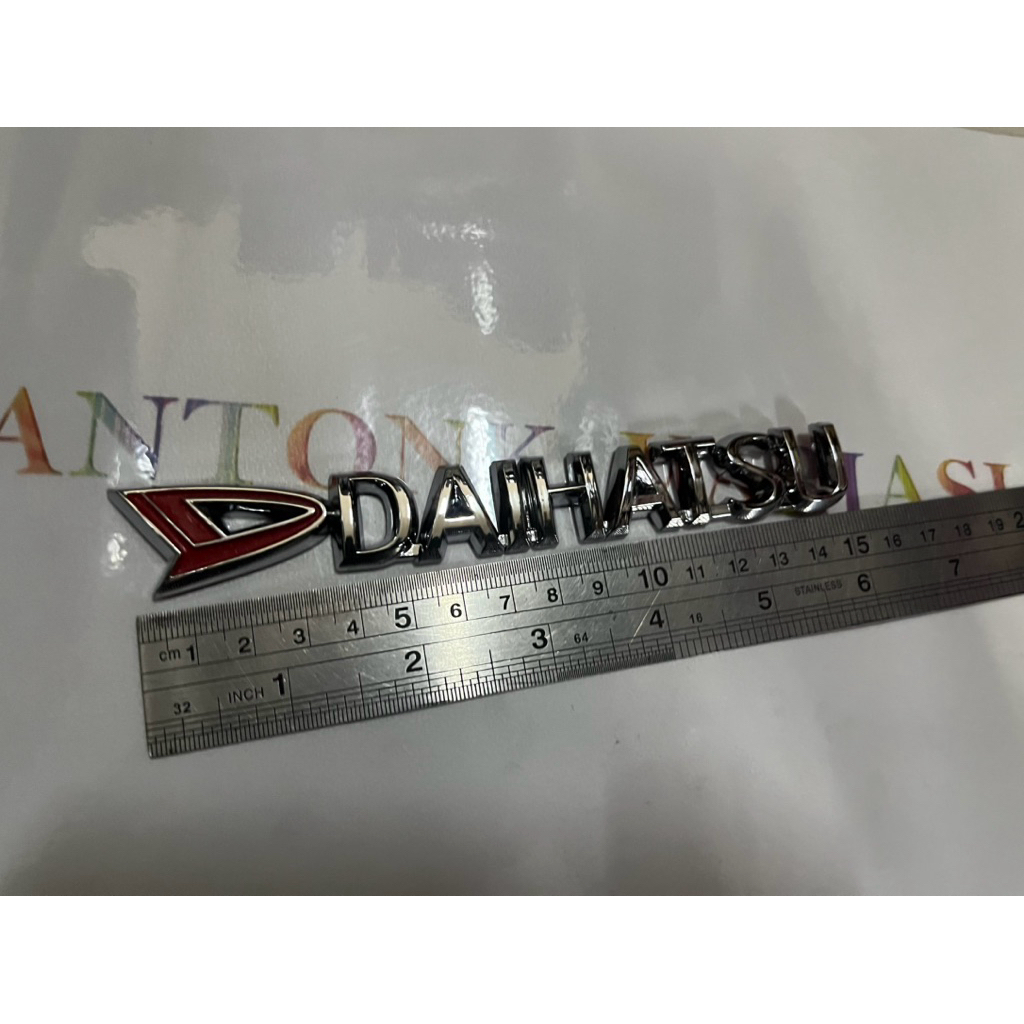 emblem daihatsu buat mobil