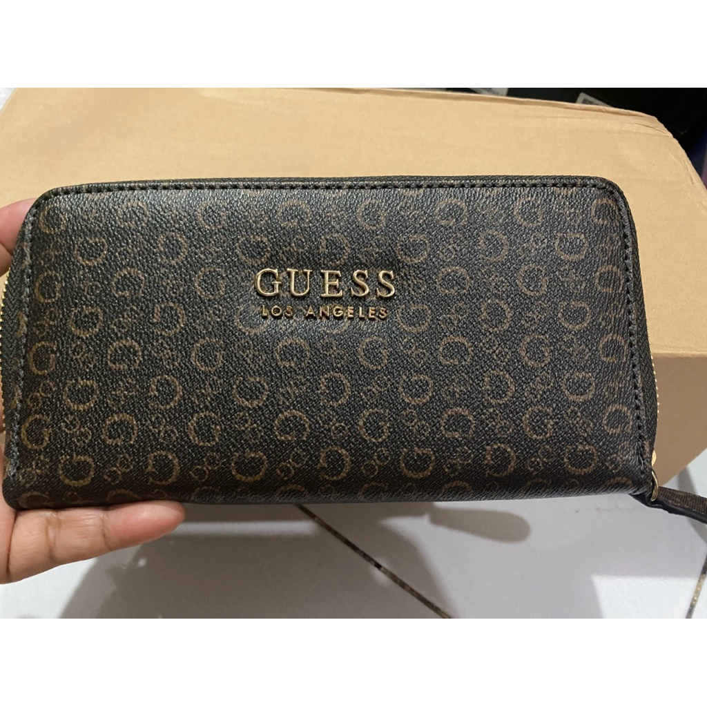Dompet Panjang Guess