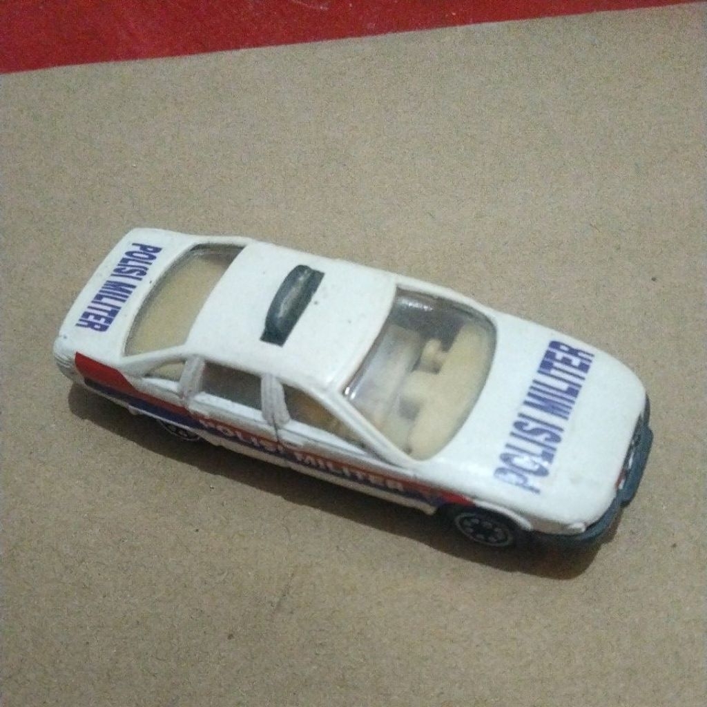 Miniature mobil polisi Militer Angkatan Udara