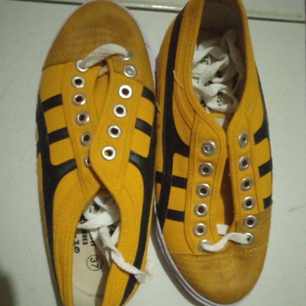 SEPATU KODACHI 8172 KUNING HITAM