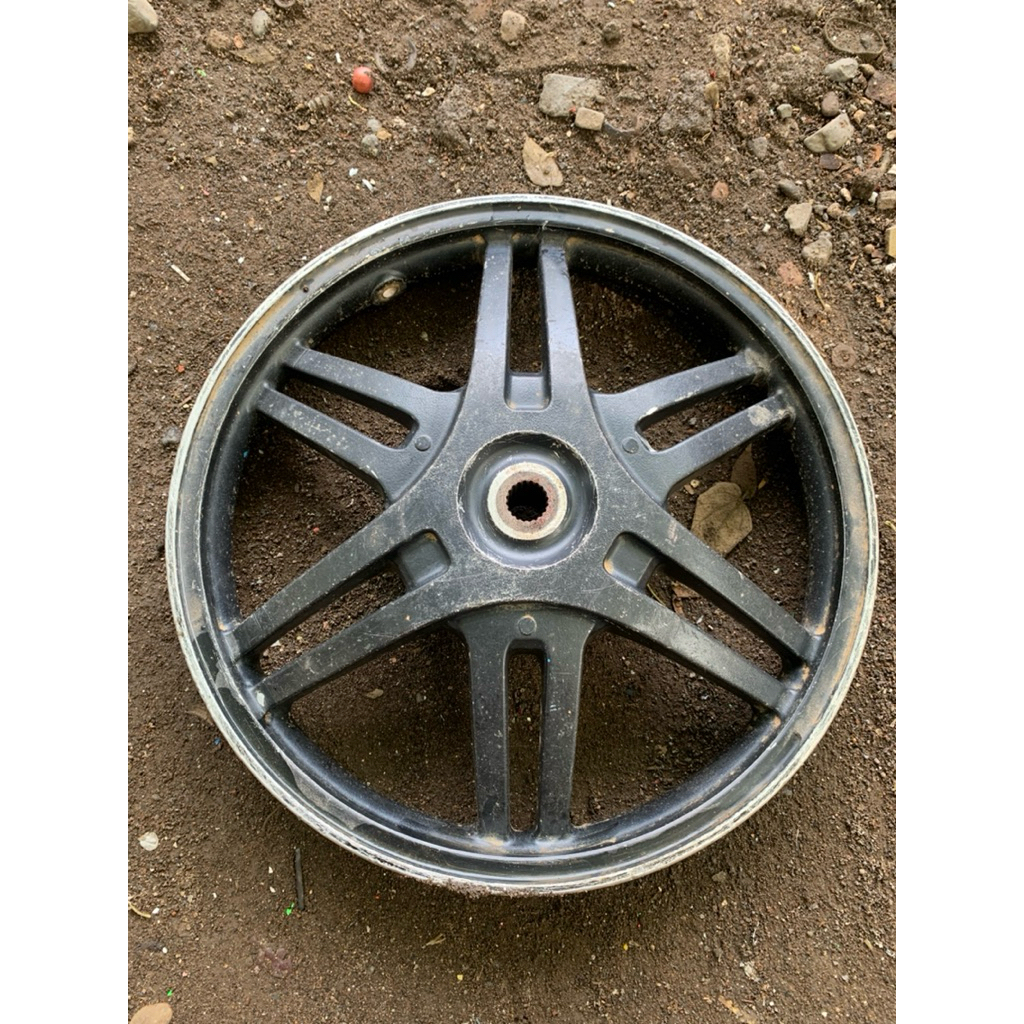 velg belakang suzuki spin original copotan gigi 20