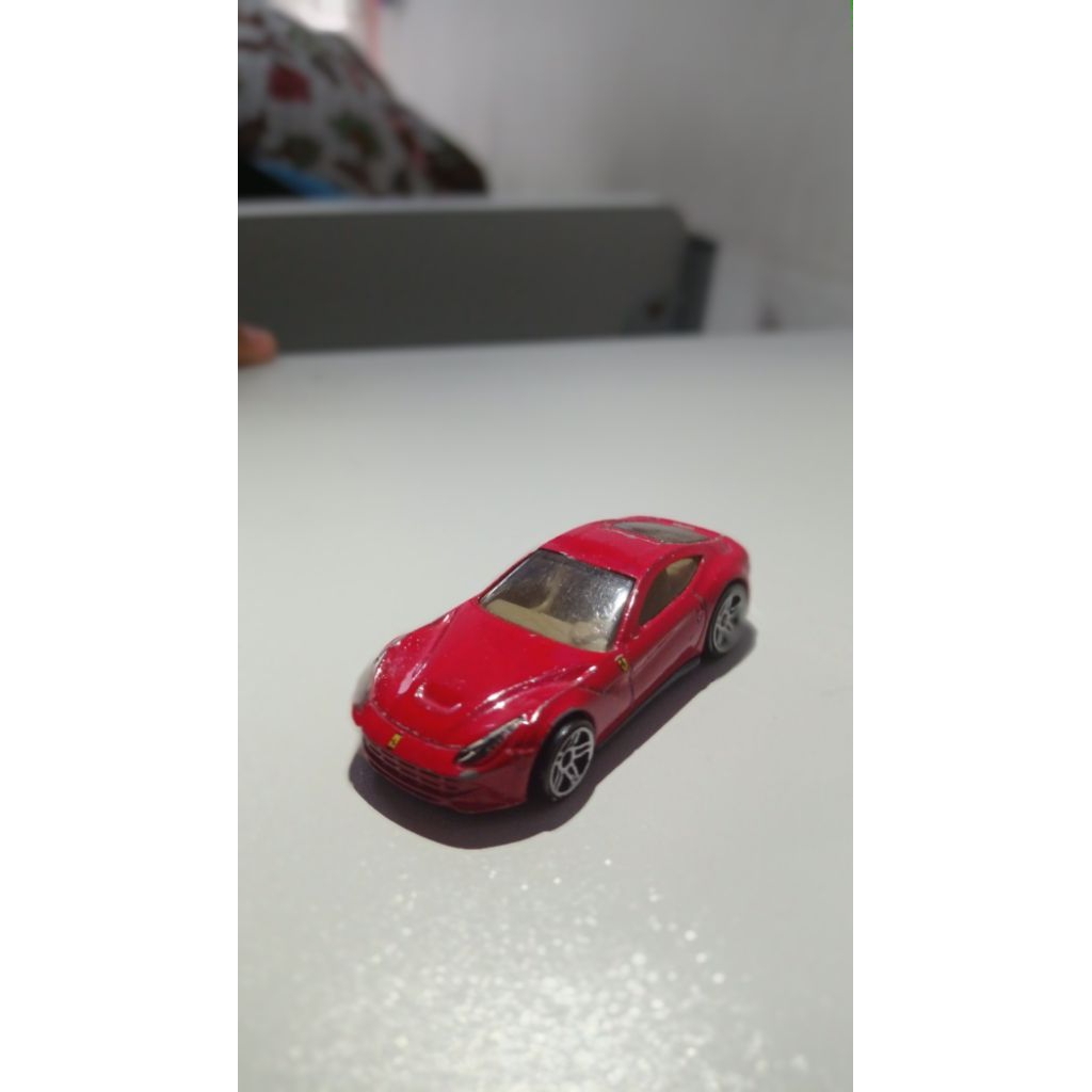 hot_wheels-Ferrari_benedettaF12