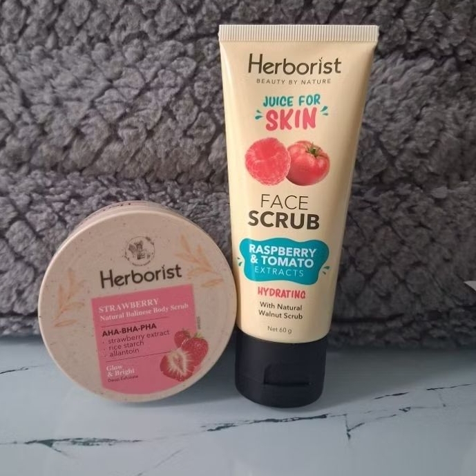Paket Herborist  Natural Balinase Body Scrub 100 gr +Face Scrub 60 gr