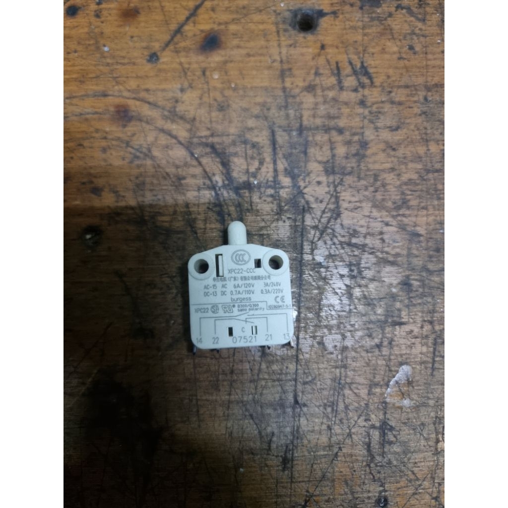BURGESS XPC22-222 MICRO LIMIT SWITCH PERSAMAAN SIEMENS 3AX4-206