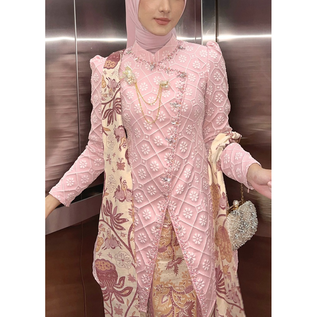 Rent Sewa Kebaya Janggan Emerald Blue dan Pink Payet