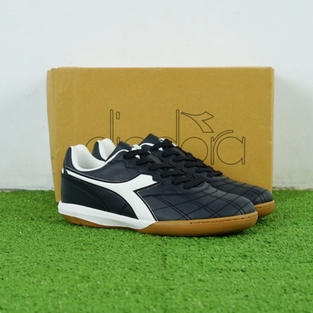 Sepatu Futsal Diadora Maddox Black Original