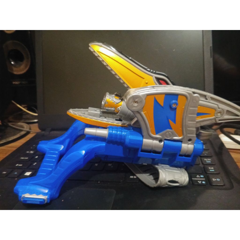 Dx Kyoryuger Dino Charge Gold