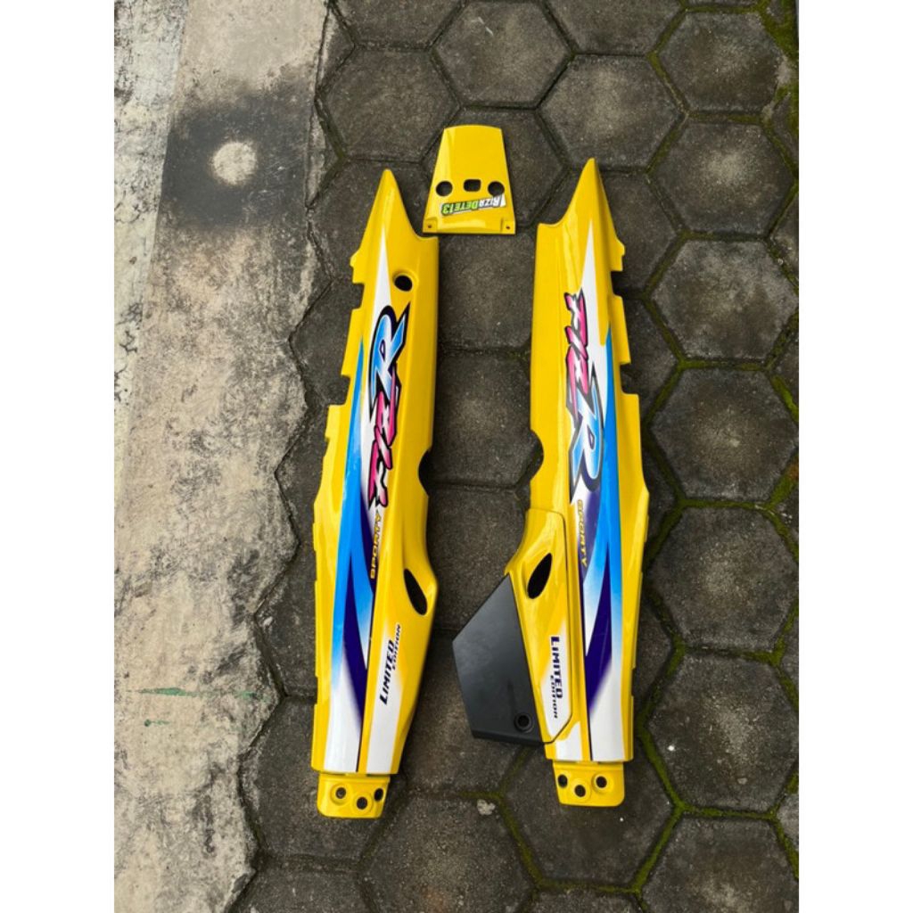 COVER BODY FIZ R SET BOK AKI WARNA KUNING LIST BIRU