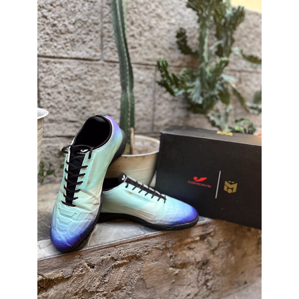 sepatu concave futsal