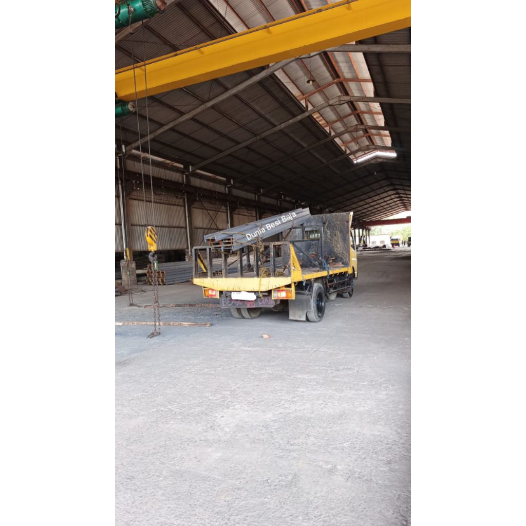 Besi WF 200 x 100 x 5,5x 8mm x 6meter/ Besi Wide Flange 200/ Besi WF 200